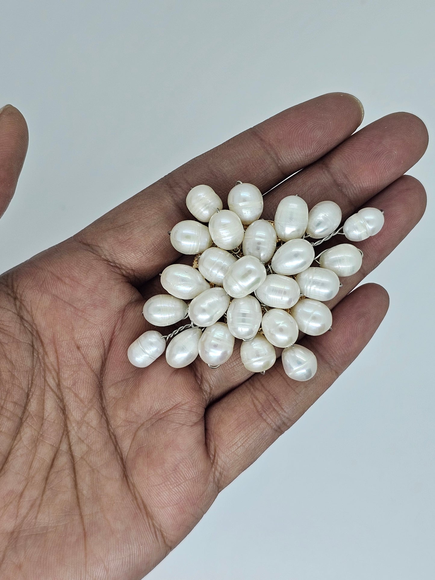 Nyana Pearl/Mother of pearl Chain Brooch Kerongsang