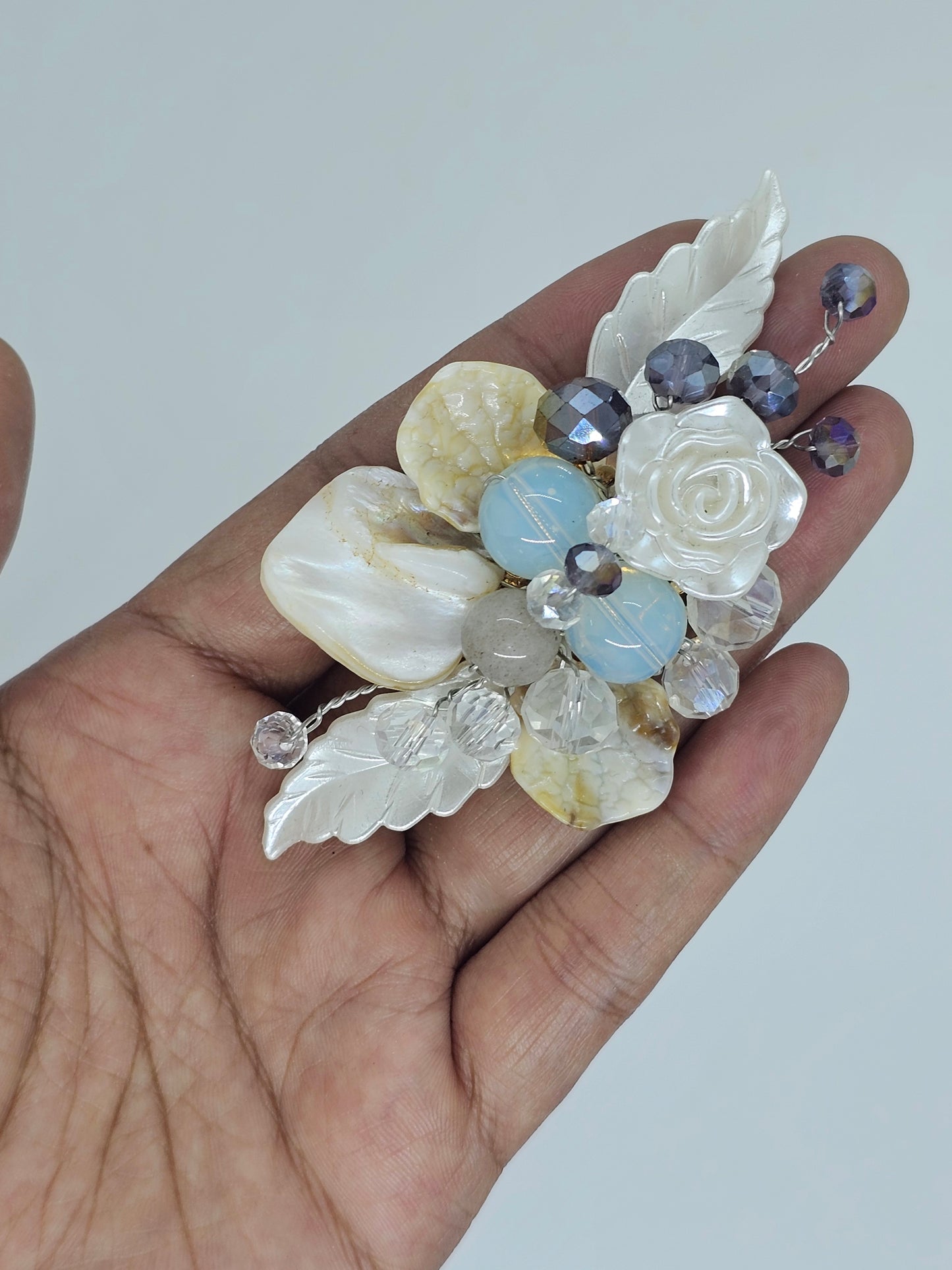 Nyana Pearl/Mother of pearl Chain Brooch Kerongsang