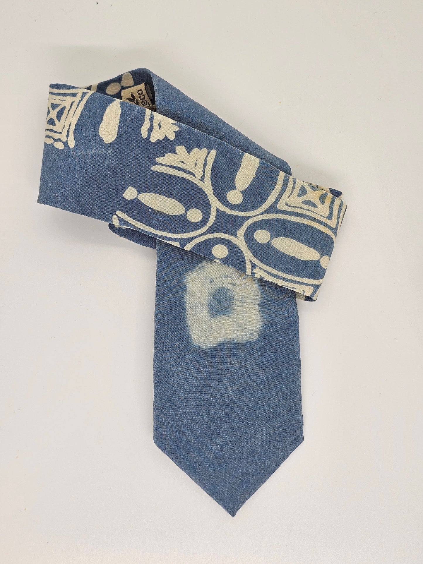 Nyana Indigo Batik Necktie