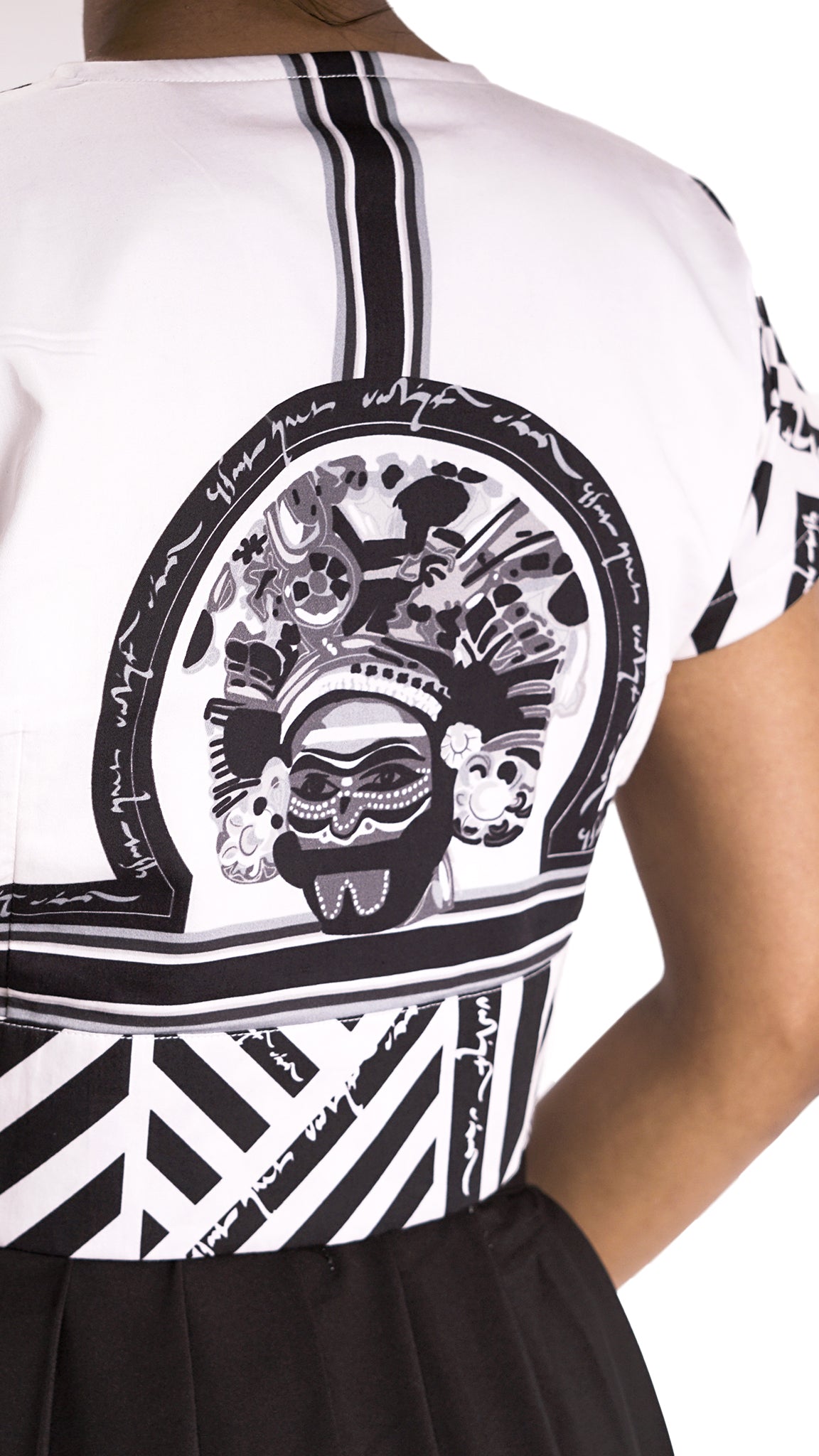 Vino Supraja Palani Crop Top - Black White