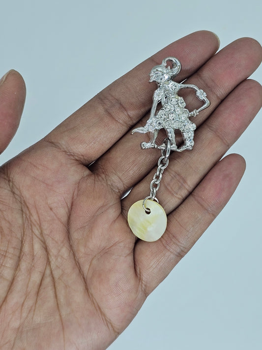 Nyana Pearl/Mother of pearl small wayang Brooch